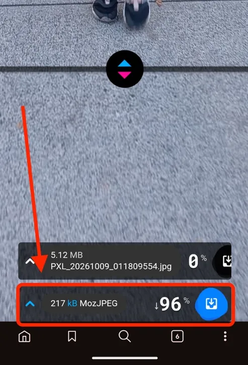 Squoosh on a phone: the compressed-file bar at the bottom of the screen highlighted, tap it to open the settings panel